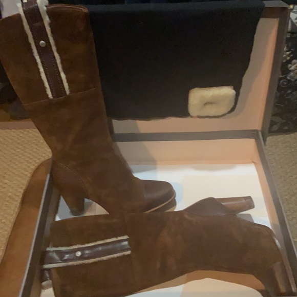 Ugg Tess Suede Heeled Boots Size 7 - Picture 3 of 5